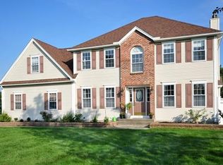 23 Plantation Cir, Westfield, MA 01085