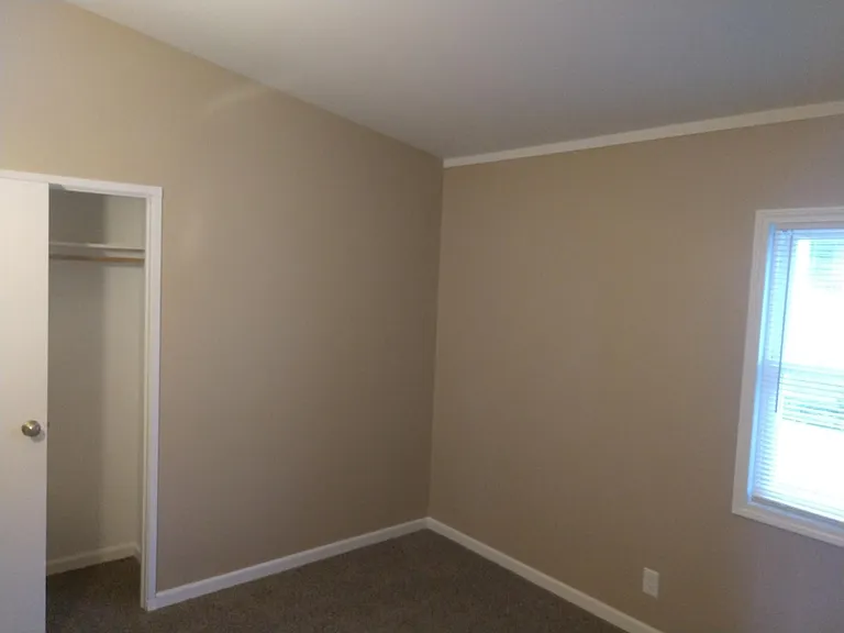 502 N Staffon St — Photo 8