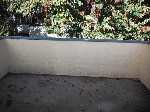 2nd image of 1960 Southwest Expy APT 4