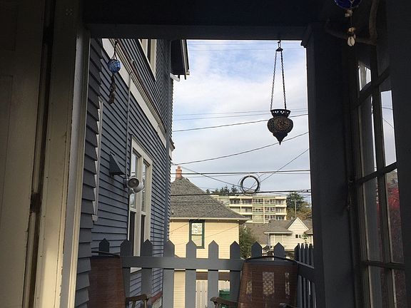 5th image of 5210 12th Ave NE APT B