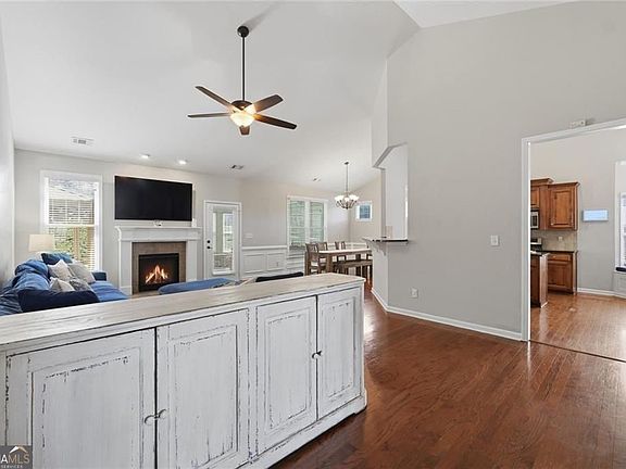 5th image of 103 Treemont Way