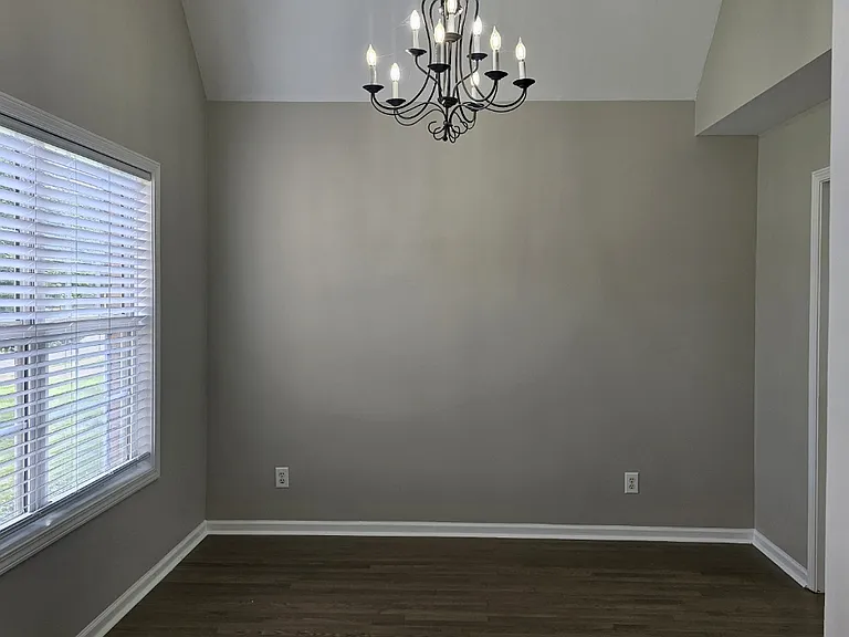 1032 Oakhall Dr — Photo 5