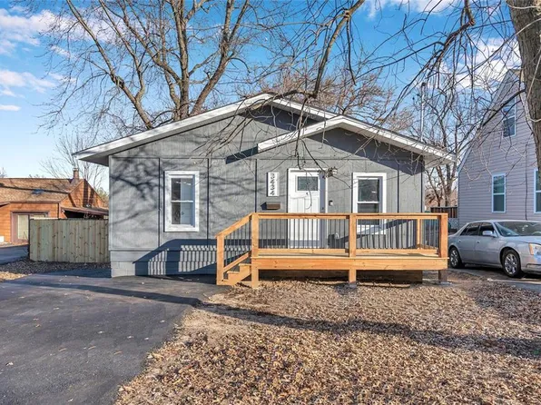 3434 Sims Ave, Saint Ann, MO 63074