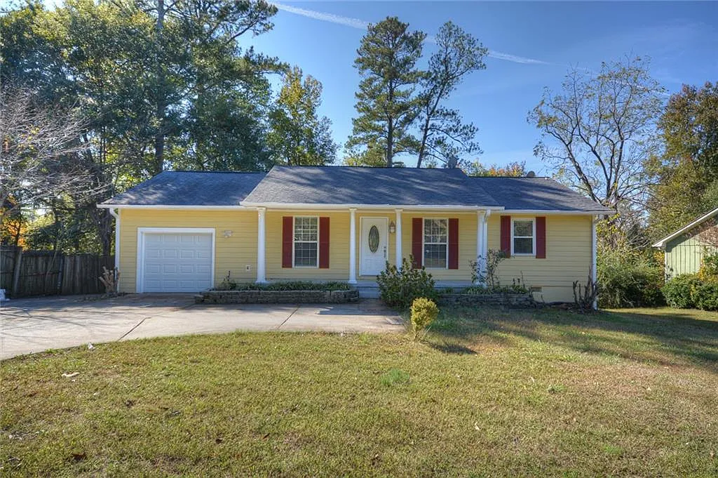 2567 Hewatt Rd photo 1