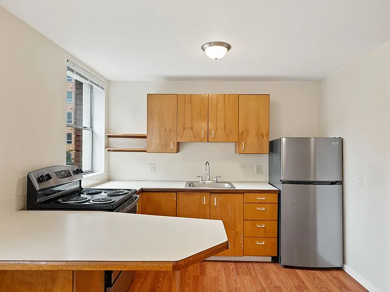 Abbottsford Apartments — Photo 88
