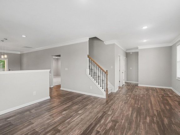3rd image of 151 N Oscar Ln