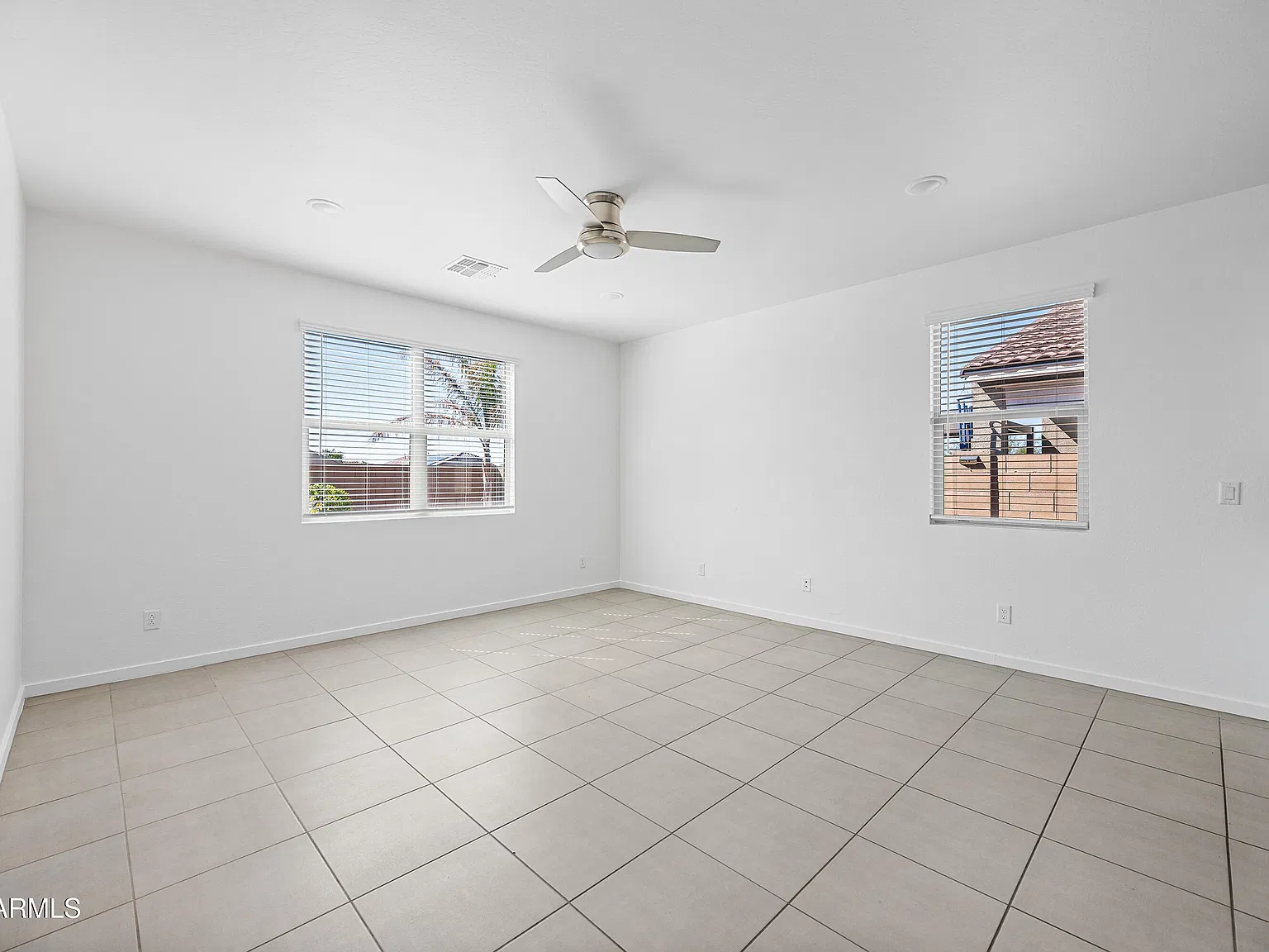 5 bed, 3.0 bath, 2548 sqft, $2,150 — Photo 4