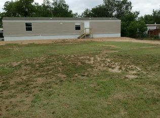 205 W Hamilton St, Llano, TX 78643