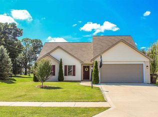 14901 Towne Gardens Dr, Huntertown, IN 46748