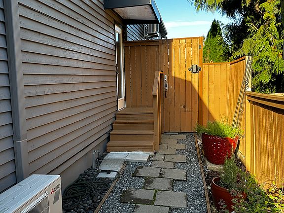 4th image of 4714 N Island Dr E #B