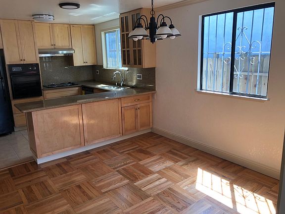 4th image of 59 Southdale Ave