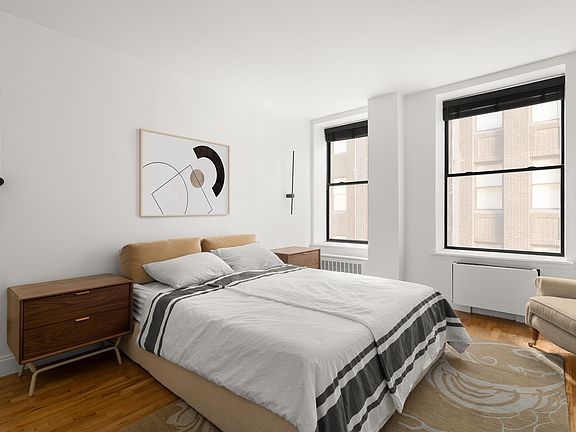 4th image of 32 W 40th St APT 8D