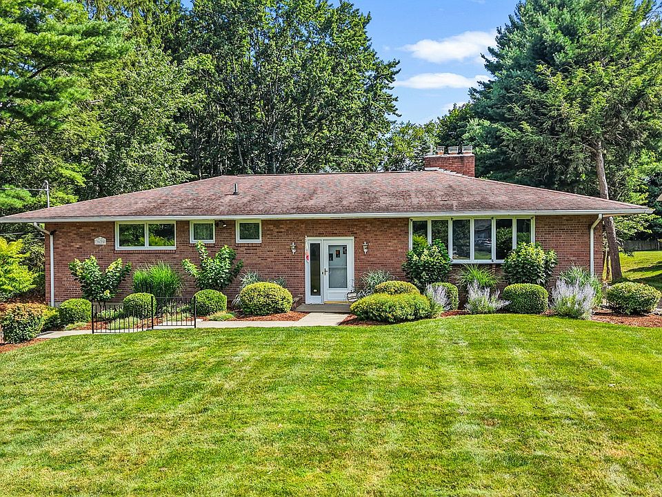 1st image of 3625 Pinecrest Rd