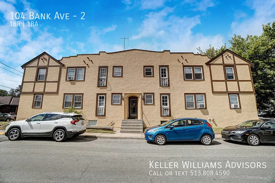 104 Bank Ave