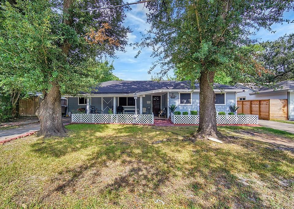 1st image of 1910 Lynnview Dr