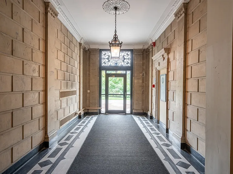 16 Balmoral St #422 — Photo 30