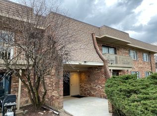 6S010 Steeple Run Dr APT 2A, Naperville, IL