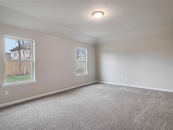 5th image of 2210 S Savannah Lakes Dr