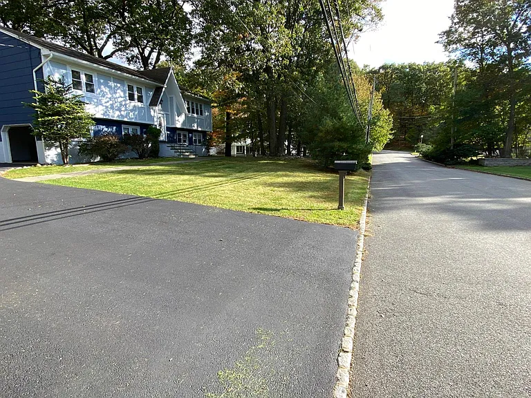 25 Cottage Pl — Photo 30