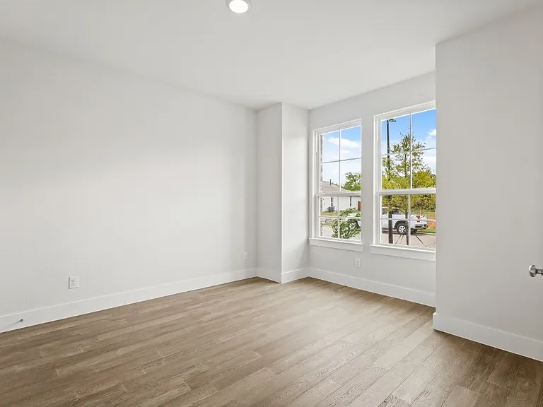 3821 Ablon Trl — Photo 15