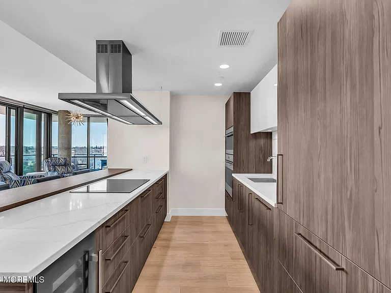 350 Ocean Ave #403 — Photo 5