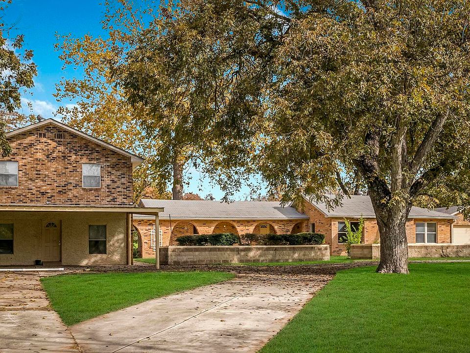 1st image of 388 GUADALUPE RIVER DR