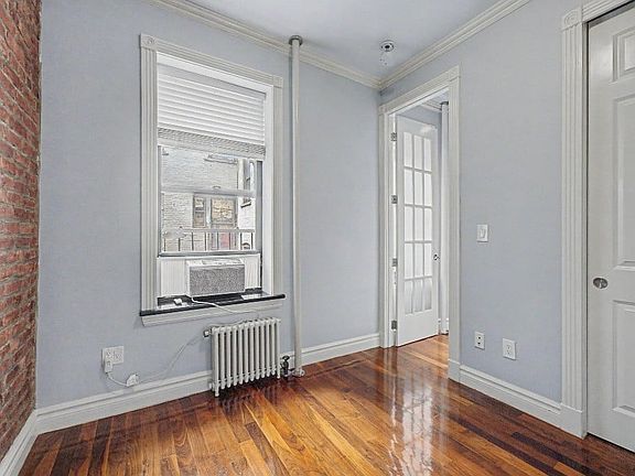 4th image of 20 Prince St APT 17