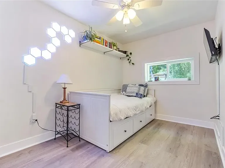 4222 Haldane St — Photo 16