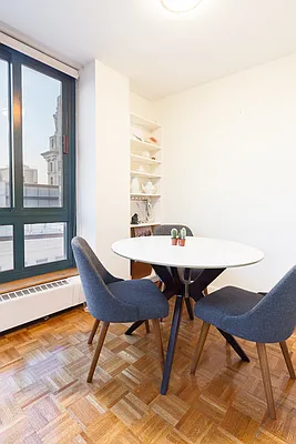 Rented by Luxus Manhattan Realty | media 14