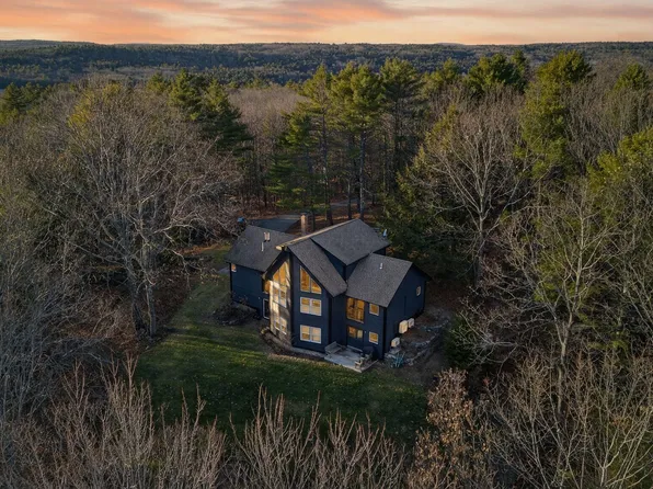 9 Black Oak Drive, Cumberland, ME 04021