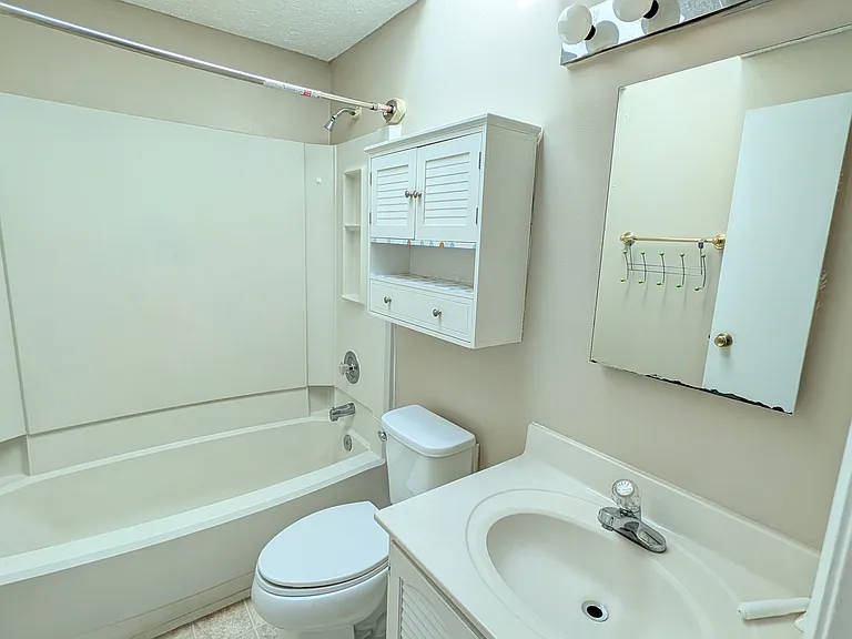 119 Sandalwood Ct — Photo 15