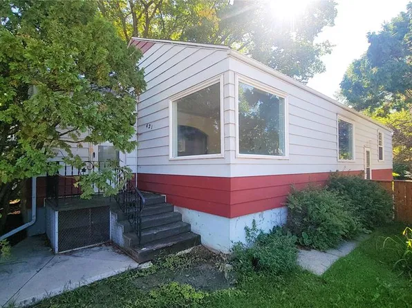 421 29th STREET W, Saskatoon, SK S7L 0M3