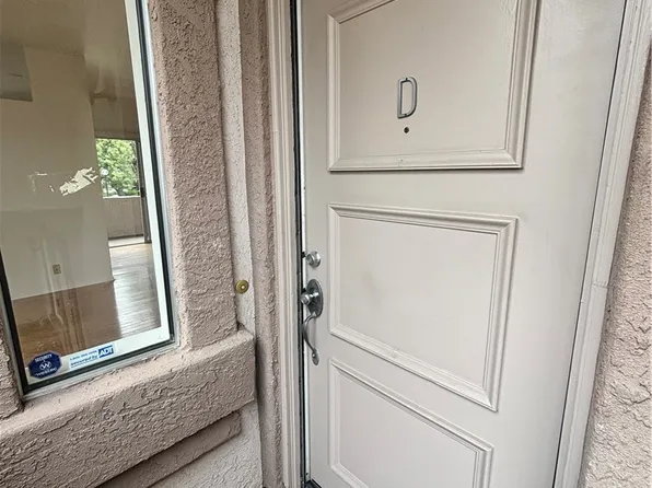 23215 Sherman Way Unit D, Los Angeles, CA 91307