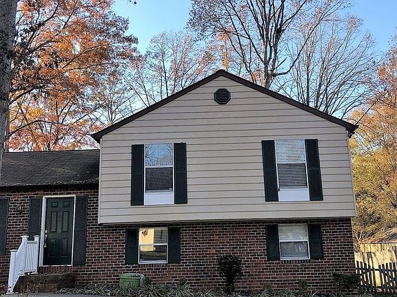 3rd image of 4702 Candlelight Ln
