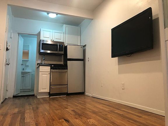 5th image of 454 W 46th St #4D
