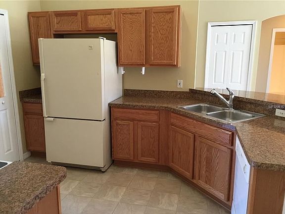 5th image of 264 Glencove Dr