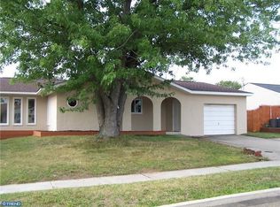 9 Silver Birch Ln, Levittown, PA 19055