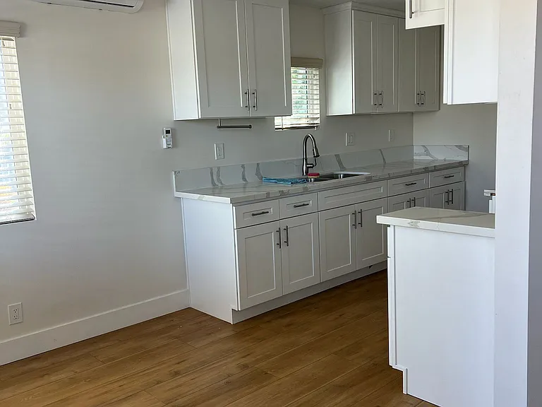 6304 King Ave — Photo 1