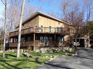 161 Forest Lake Dr, Andover, NJ 07821