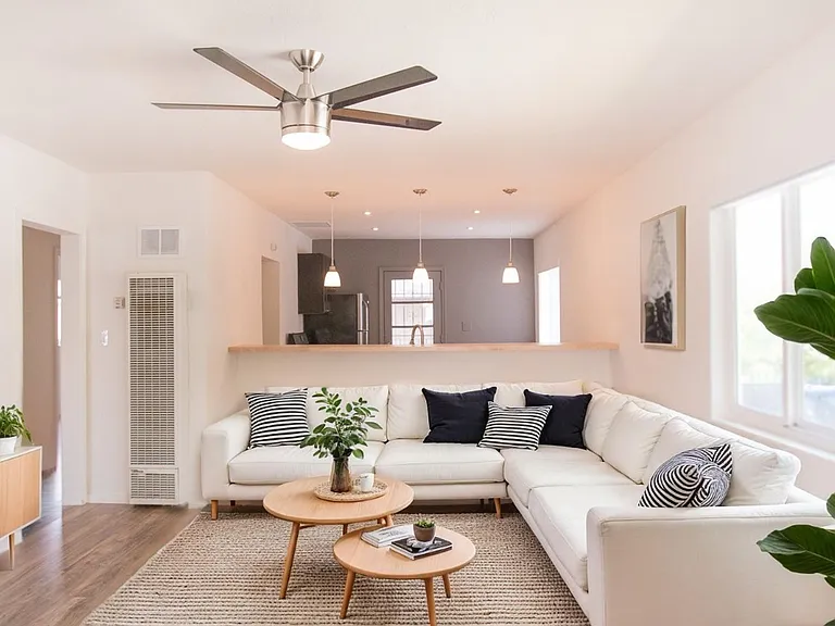 Upgraded 2 Bedroom/ 1 Bath Located in the Mount Hope Neighborhood of San Diego! — Photo 2