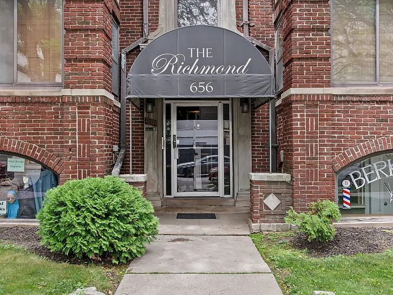 The Richmond — Photo 21
