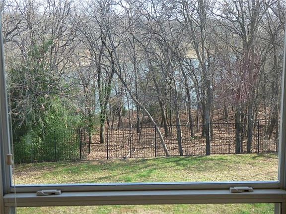 3rd image of 326 Texoma Dr