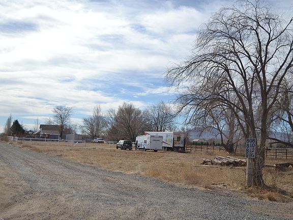 2nd image of 810 W Road 2 N