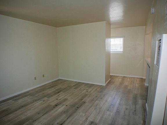 5th image of 1050 Hornblend St APT 11