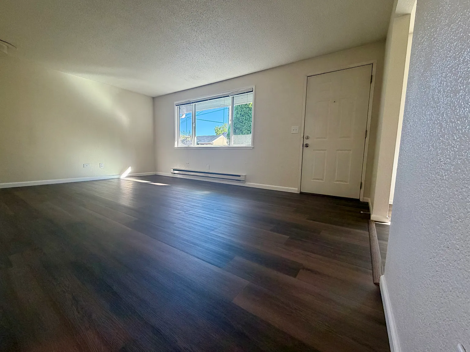 2 bed, 696 sqft, $1,995 — Photo 3