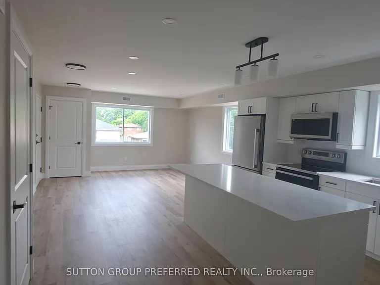118 Scott St E #1 — Photo 3
