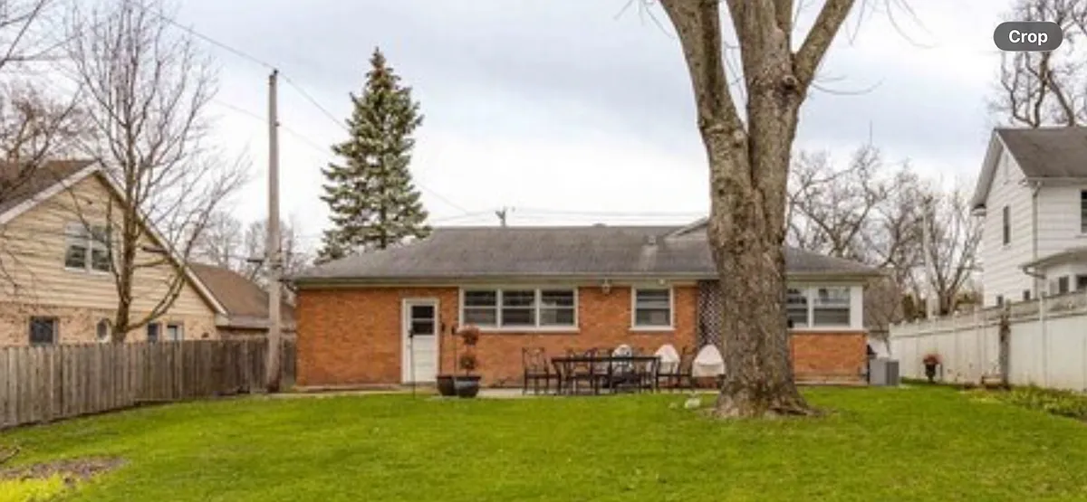 Building Photo - 396 Spruce Ave
