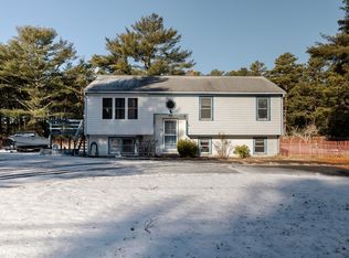 136 Charge Pond Rd, Wareham, MA 02571
