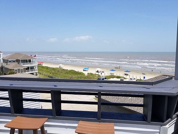 4th image of 4215 Sand Crab Ln