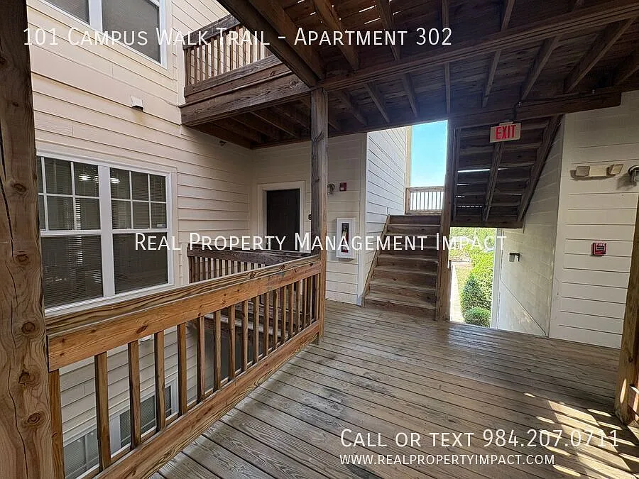 Three Bed/Three Bath Condo-Style Living Close to Elon University Campus — Photo 2